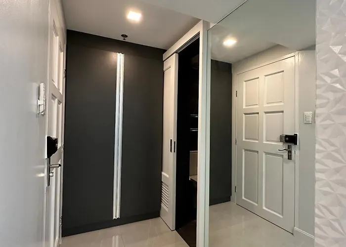 Apartment Resort-style Oasis At The The Heart Of The Manila