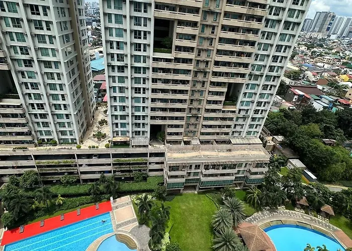 Apartment Resort-style Oasis At The The Heart Of The