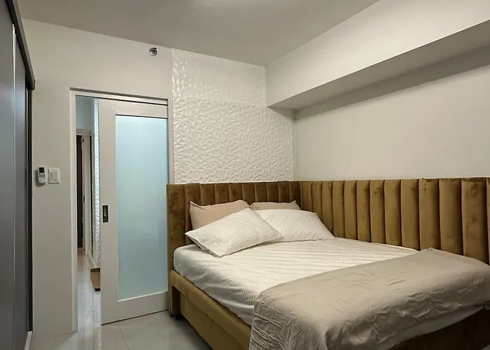 Resort-style Oasis At The The Heart Of The Apartment Manila