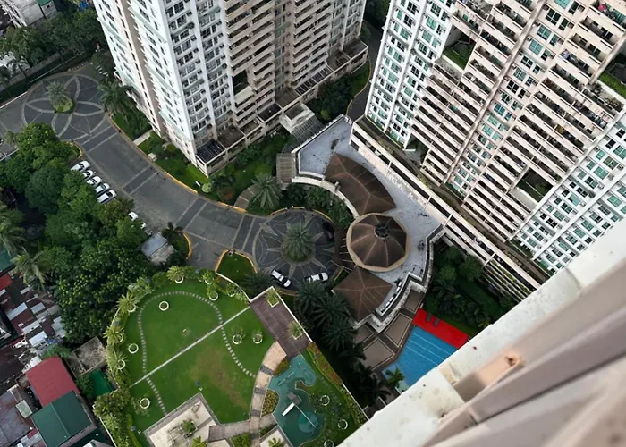 Apartment Resort-style Oasis At The The Heart Of The